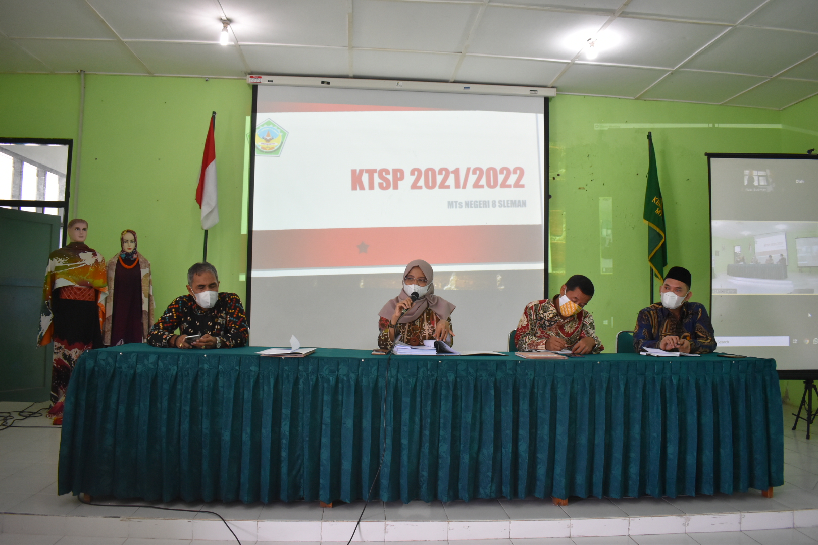 MTsN 8 Sleman Gelar Workshop Review KTSP 2021/2022