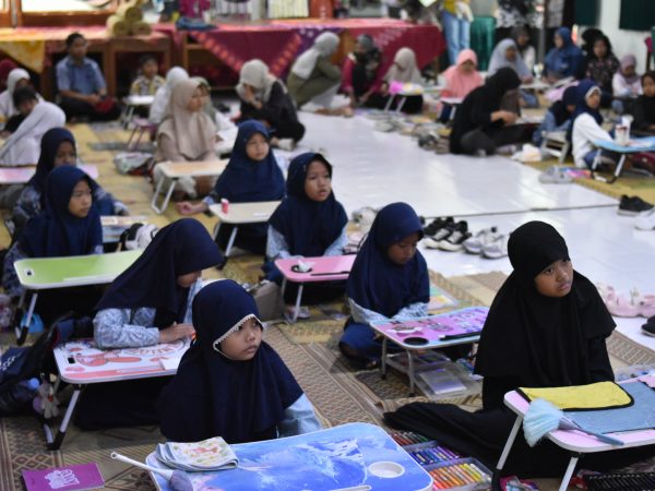 Antusias Peserta SD/MI Warnai Lomba Melukis dan Mewarnai HAB ke-48 MTsN 8 Sleman