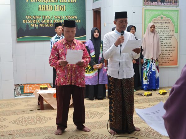 Deklarasi Bersama Anti Gratifikasi dan Pungli MTsN 8 Sleman Gaungkan Budaya Integritas