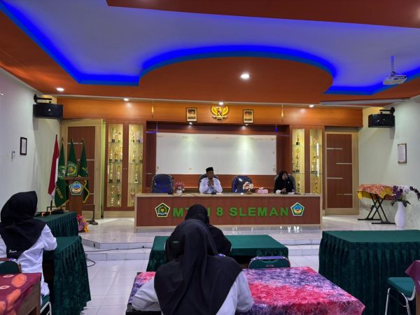 Rapat Persiapan Manasik Haji MTsN 8 Sleman Berjalan Lancar