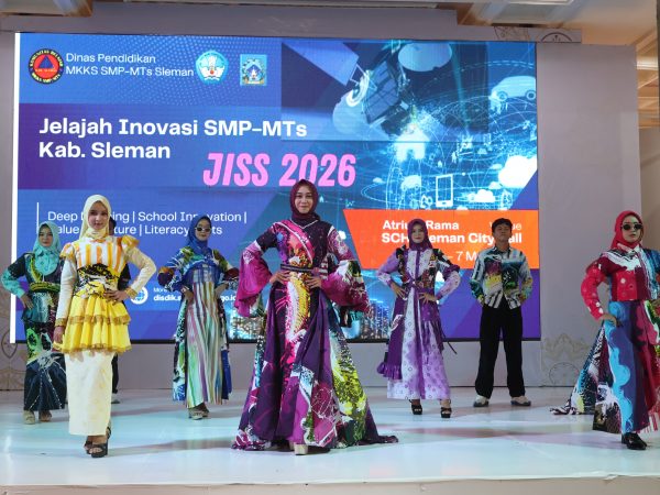 Tampil Menawan, Tim Fashion Show MTsN 8 Sleman Pukau Pengunjung JISS 2026