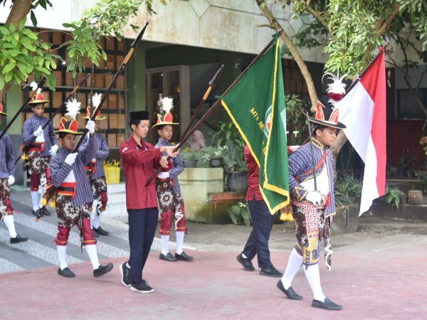 Kirab Pelepasan Siswa MTsN 8 Sleman 2026 Kental Nuansa Jawa dan Sarat Makna