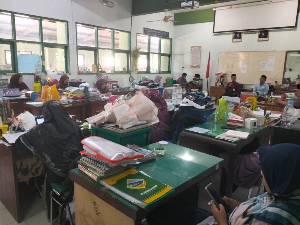 Kepala MTsN 8 Sleman Tekankan Peningkatan Kinerja ASN dan Kesiapan Pelaksanaan ASAT