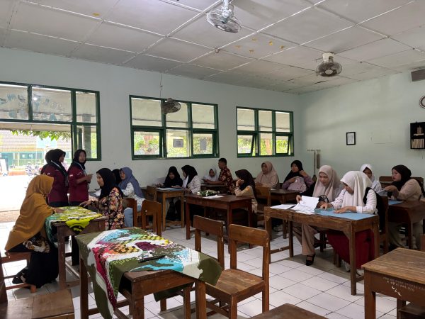 Hari Terakhir PMBM, MTsN 8 Sleman Masih Dipadati Calon Murid Baru