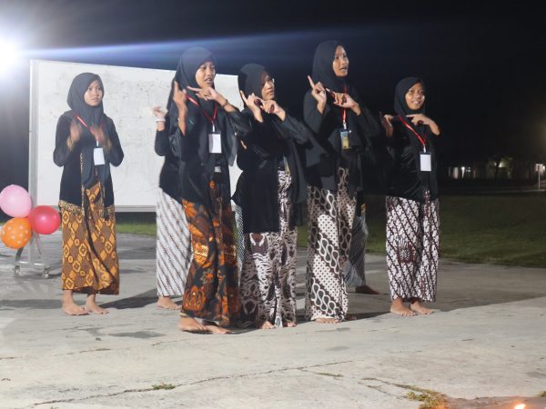 Siswa MTsN 8 Sleman Tampilkan Lagu Cublak-Cublak Suweng hingga Padang Bulan