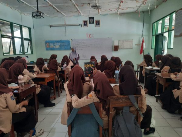 Murid Putri MTsN 8 Sleman yang Sedang Haid Perdalam Fikih Kewanitaan melalui Kegiatan Keputrian