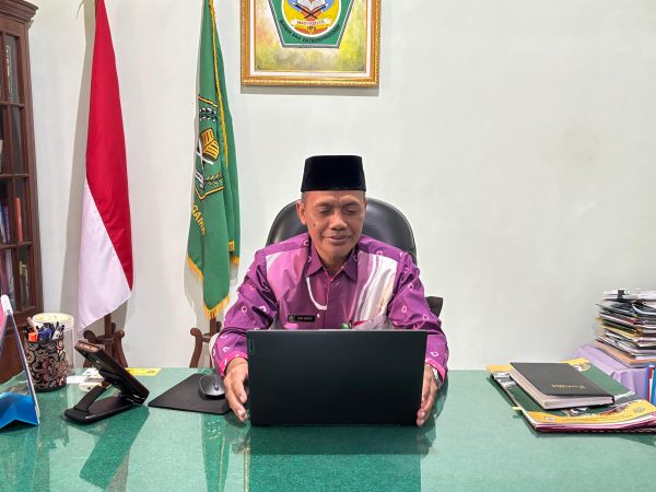Kepala MTsN 8 Sleman Ikuti Sosialisasi Pengendalian Gratifikasi secara Daring