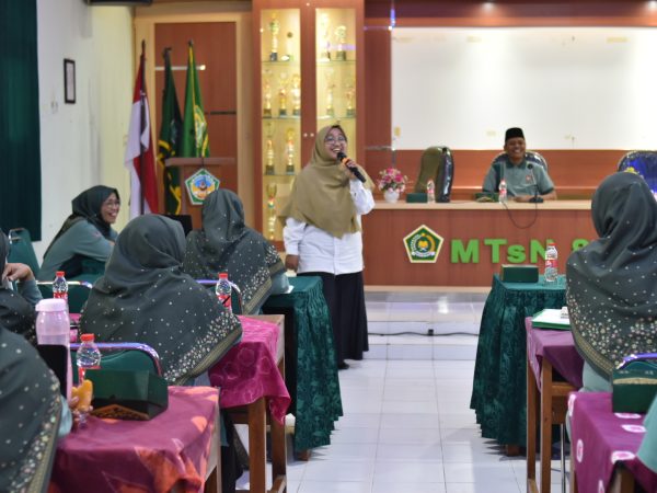 Puskesmas Prambanan Berikan Edukasi Pertolongan Pertama pada Luka Psikologis di MTsN 8 Sleman