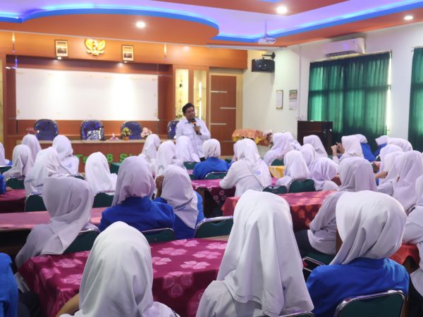 Kokurikuler Kelas IX MTsN 8 Sleman, Belajar Membatik Ramah Lingkungan