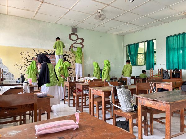 Semangat Membara, Murid MTsN 8 Sleman Maksimalkan Persiapan Lomba Pojok Baca Kelas