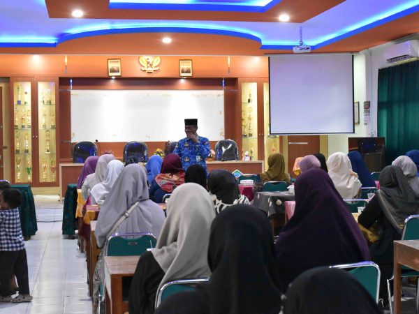 MTsN 8 Sleman Gelar Ramah Tamah, Apresiasi Orang Tua Pengurus OSIM Lama dan Sambut Kepengurusan Baru