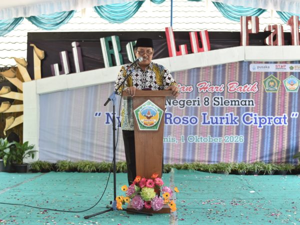 JIROLUPAT Semarakkan Peringatan Hari Batik Nasional MTsN 8 Sleman