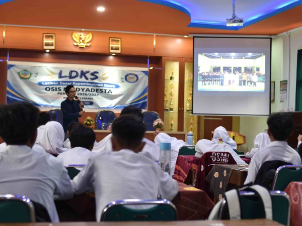 MTsN 8 Sleman Bekali Pengurus OSIM Madyadesta Keterampilan Pembuatan Konten Digital